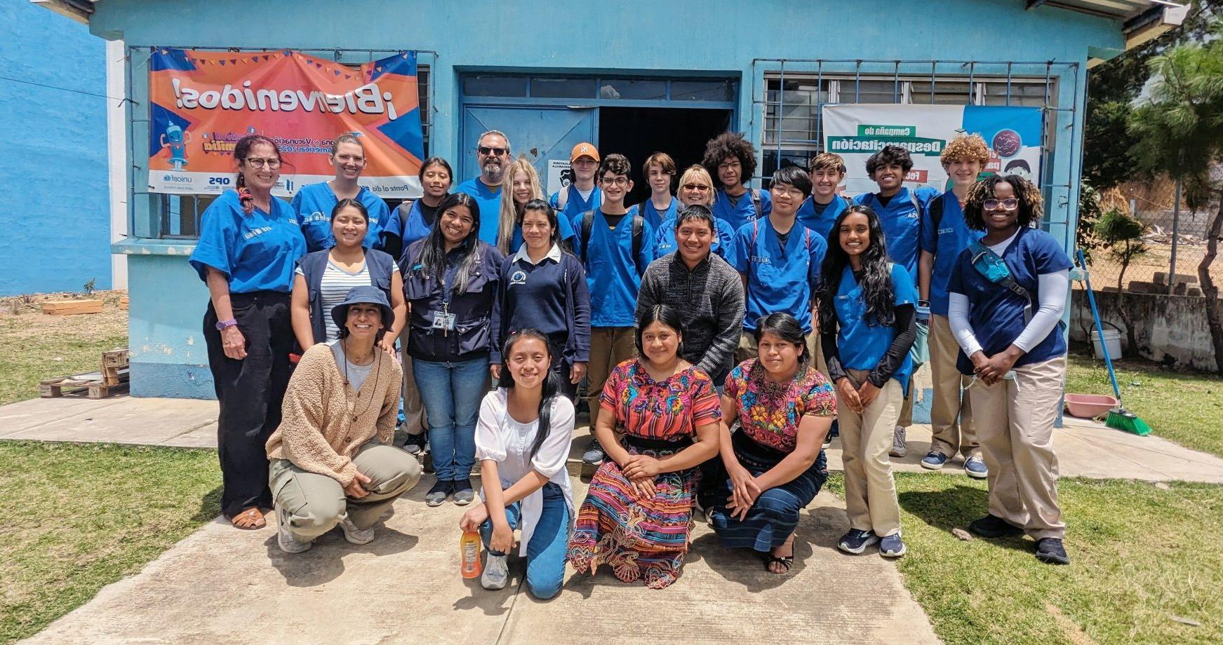 guatemala students group photo